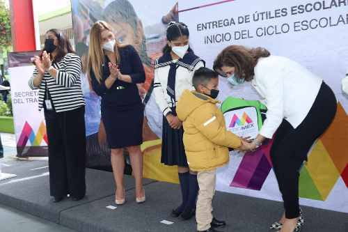 En San Mateo Atenco trabajamos por la niñez y por la educación: Ana Muñiz Neyra